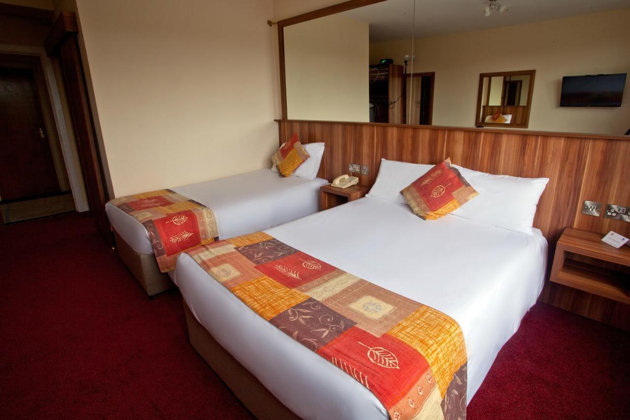 Triple Room,985539814:JPEG