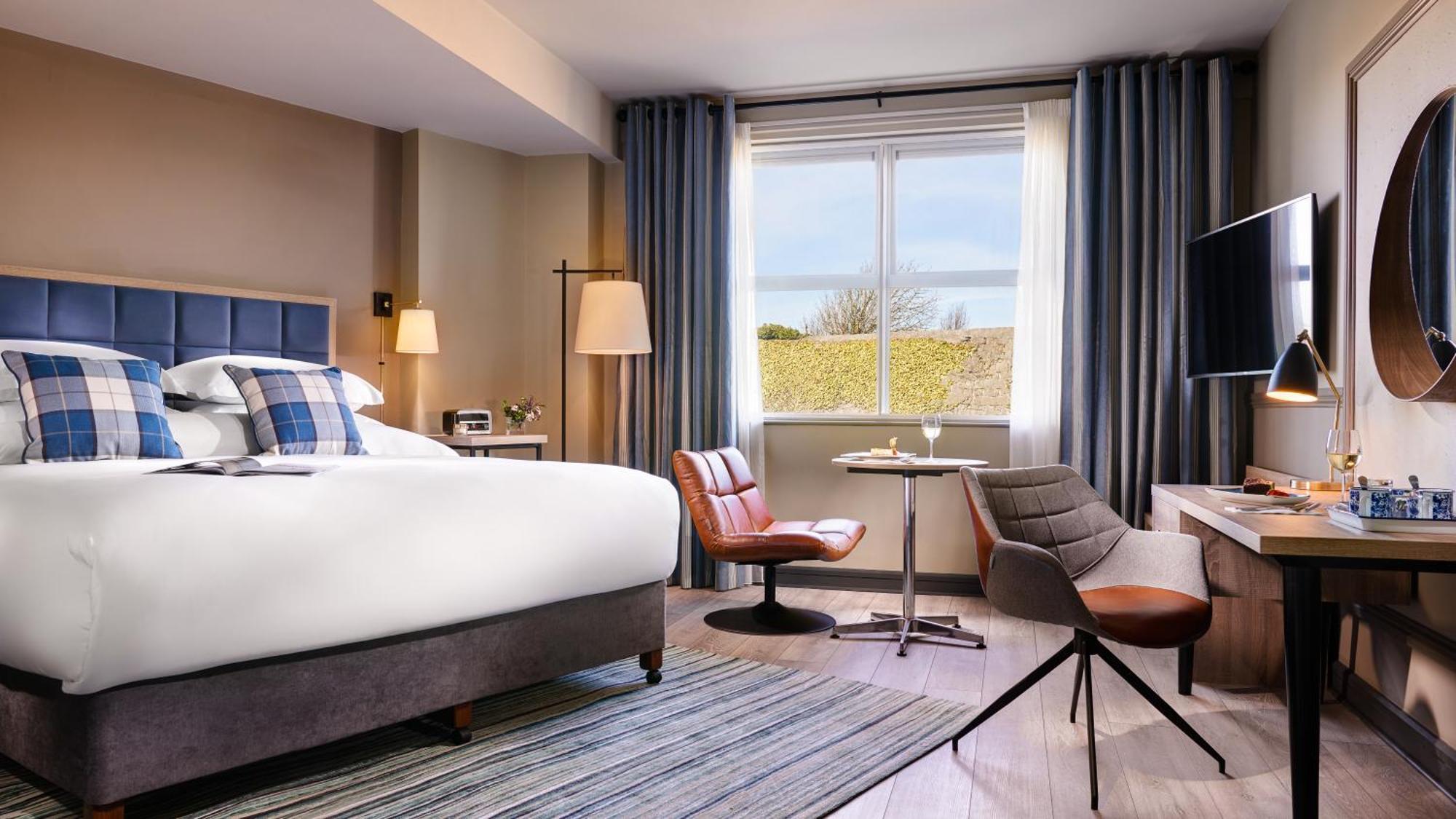 Superior King Room,1274325007:JPEG
