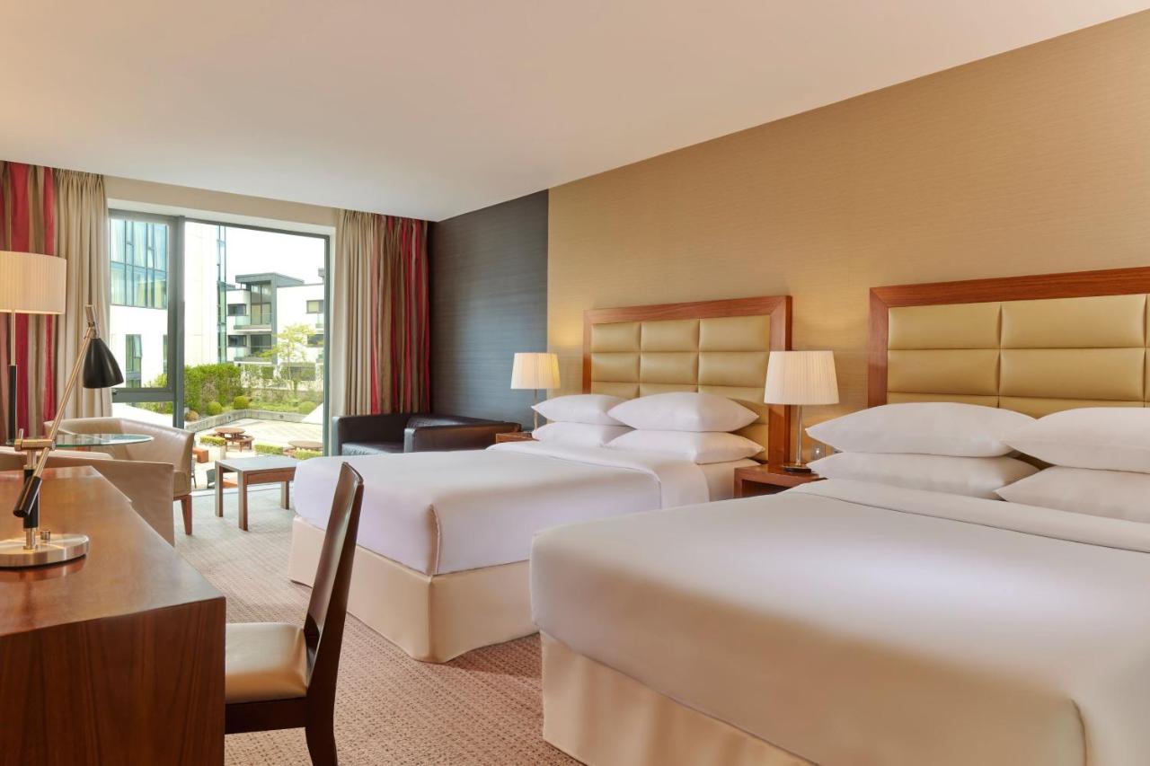 Classic Family Room,1403036885:JPEG