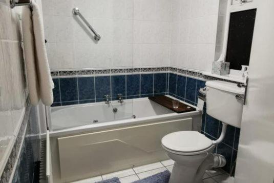 Single Room Bath,1500505402:JPEG