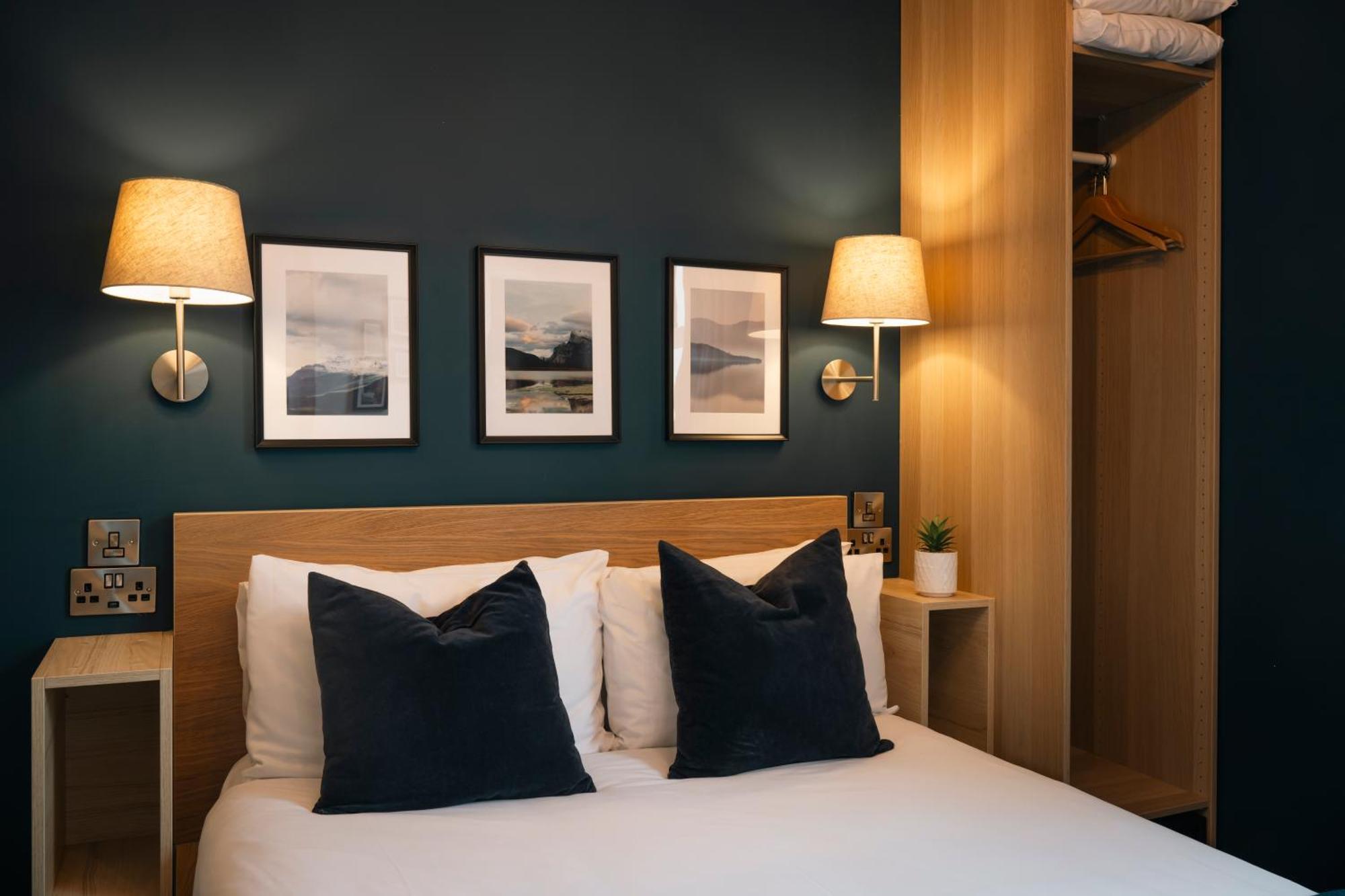 Double Room,1552700887:JPEG