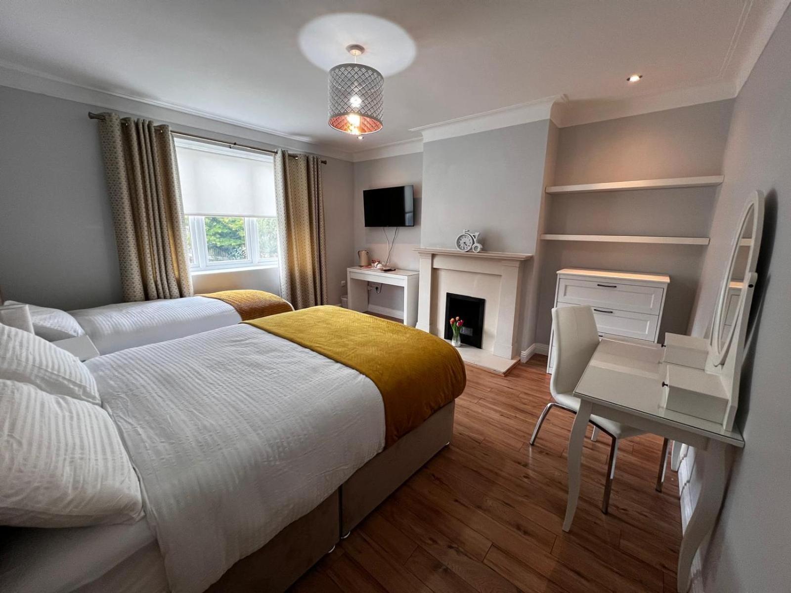 Triple Room with Shared Bathroom,1628626950:JPEG