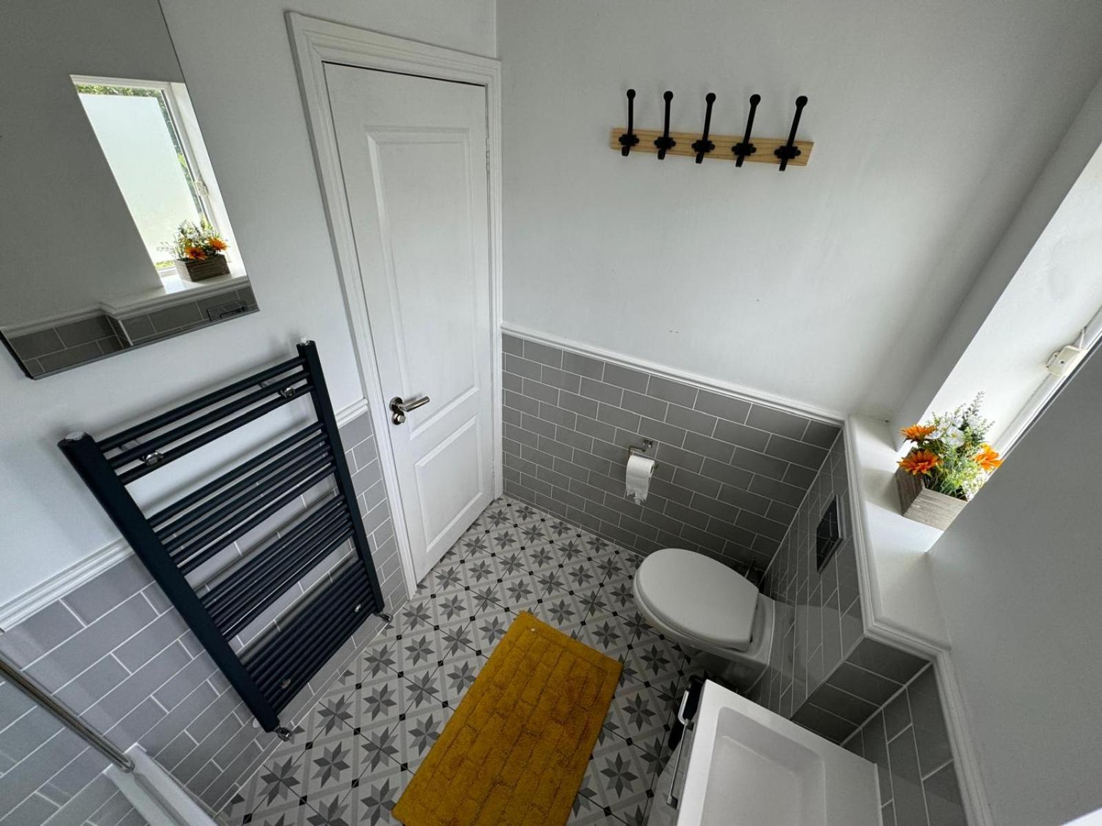 Tweepersoonskamer met Gedeelde Badkamer