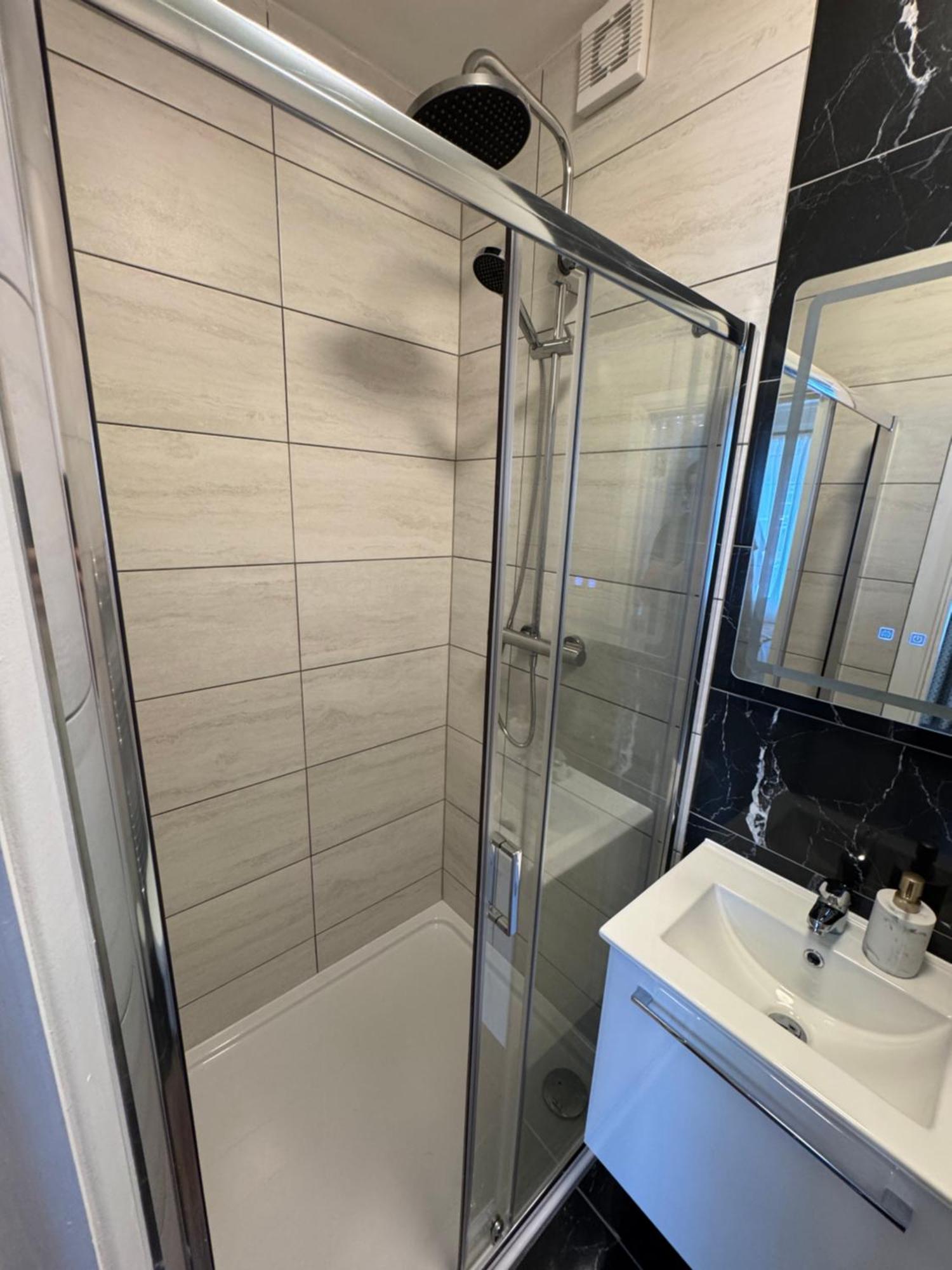 Driepersoonskamer met Eigen Badkamer