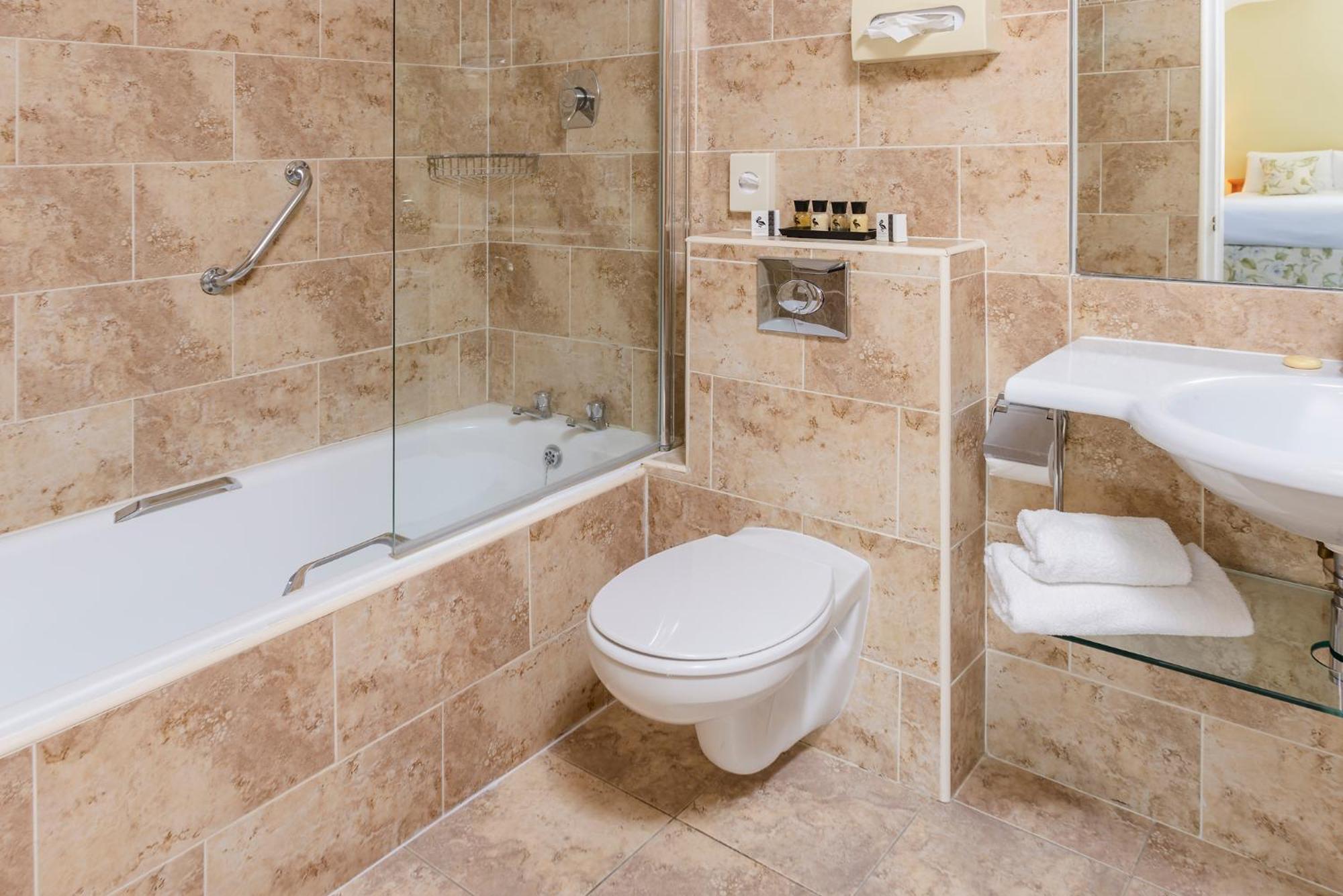 Family Room,690413160:JPEG