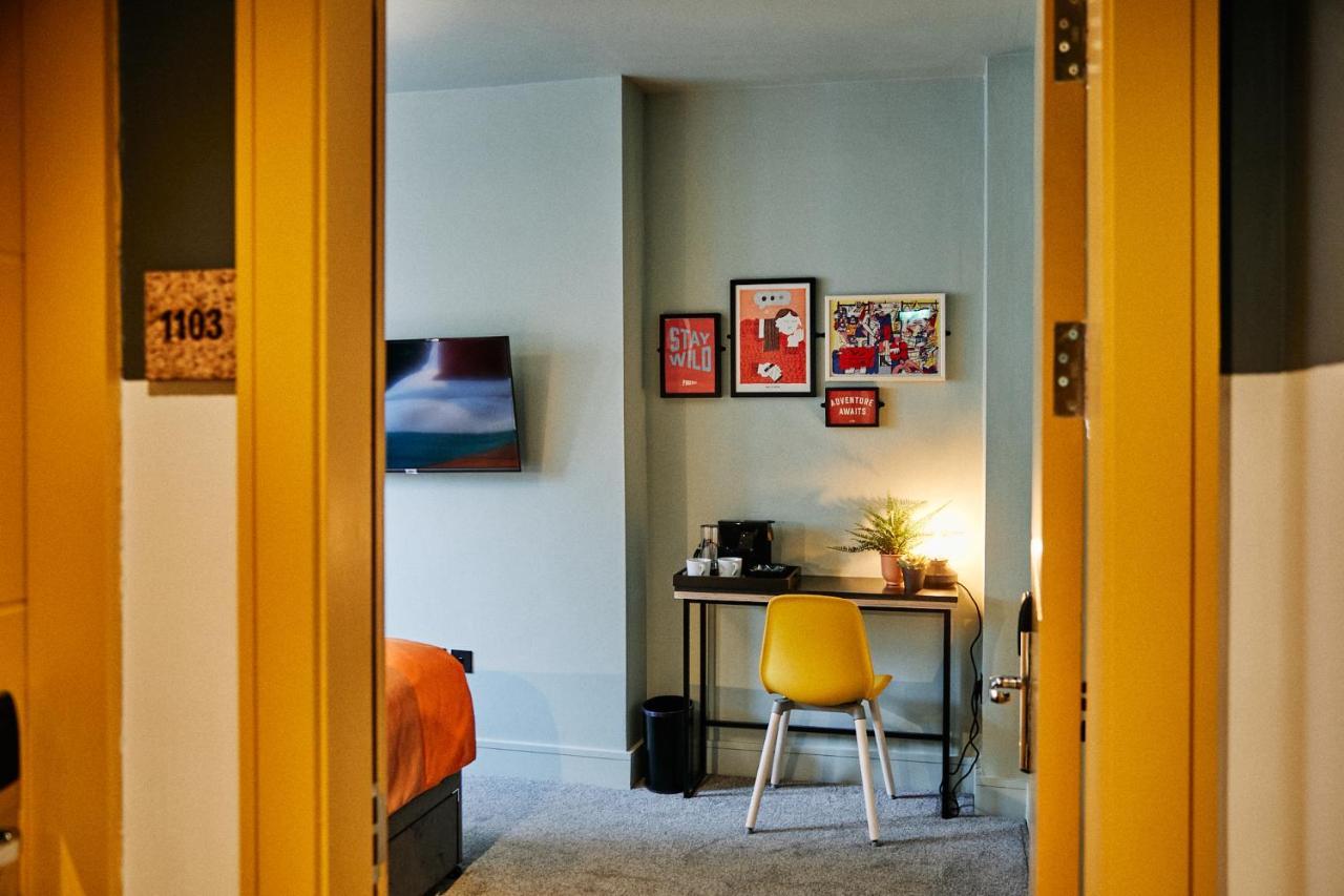 Single Room,972323800:JPEG