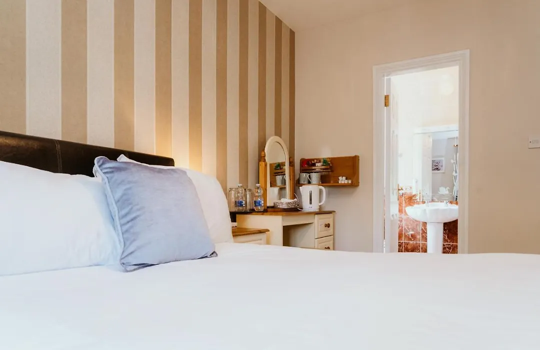 Plougastel House B&B-1