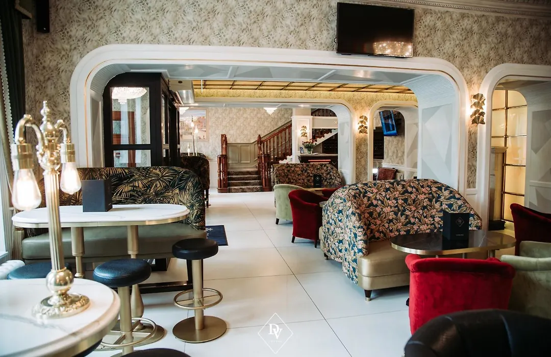Westenra Arms Hotel-1
