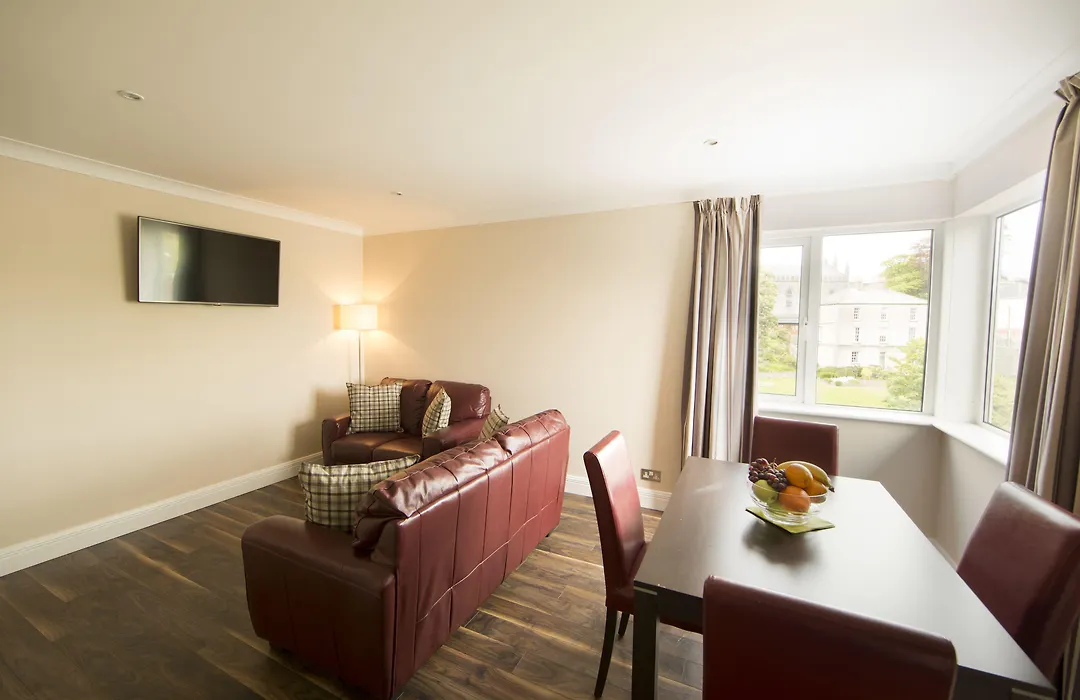 Riverside Hotel-1