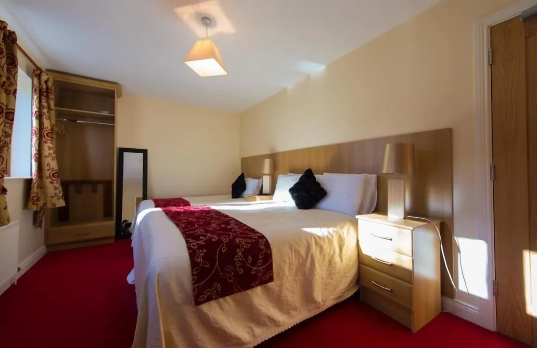 Aisleigh Guest House-1