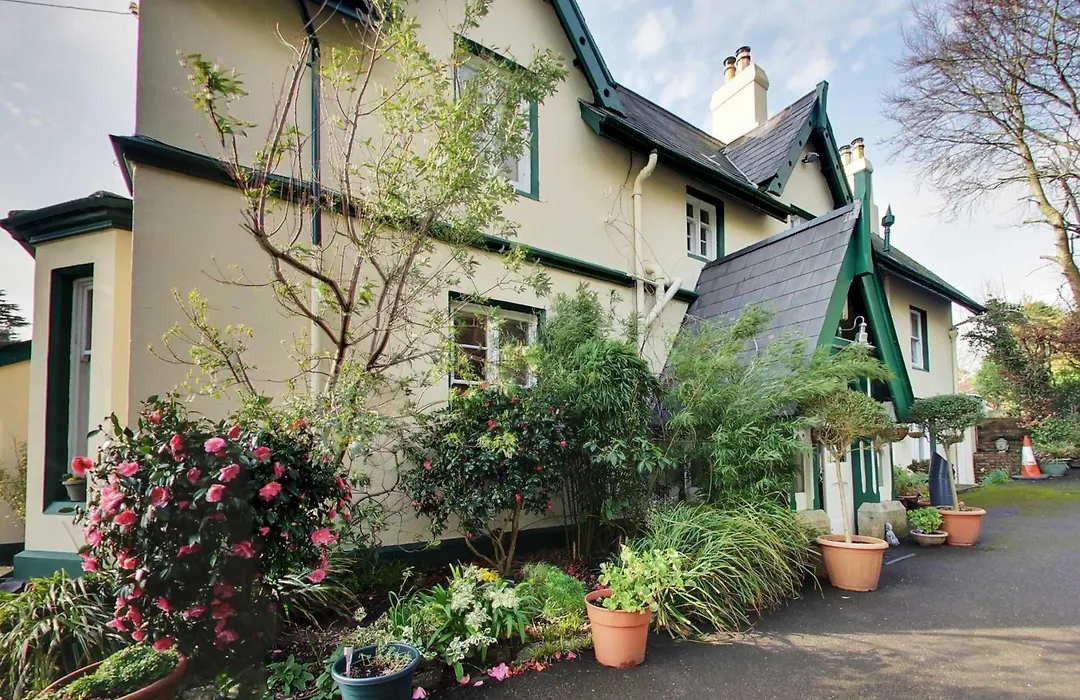 Robin Hill Heritage Guest House-1