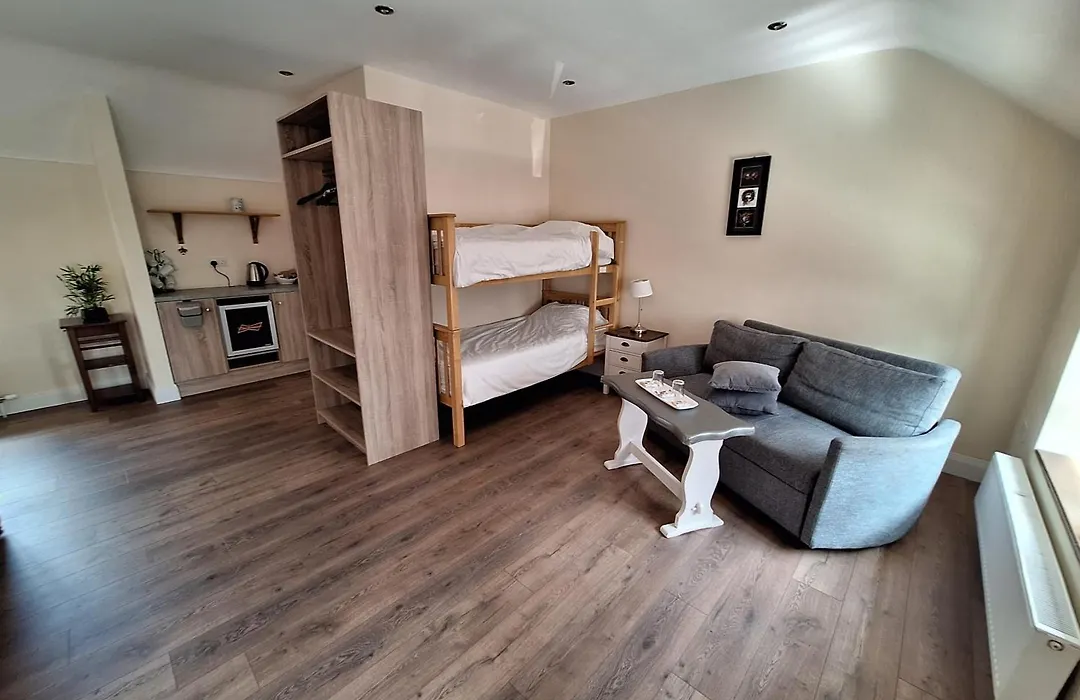 Ridge-Rock Accommodation-1