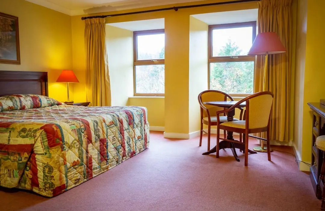 Lynhams Hotel-1