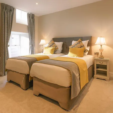 Kingston'S Townhouse-3