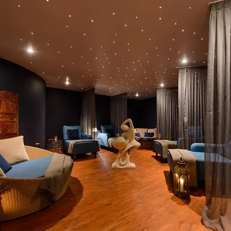 Hillgrove Hotel, Leisure & Spa-3