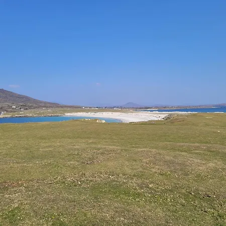 Roundstone Retreats Islandview-3