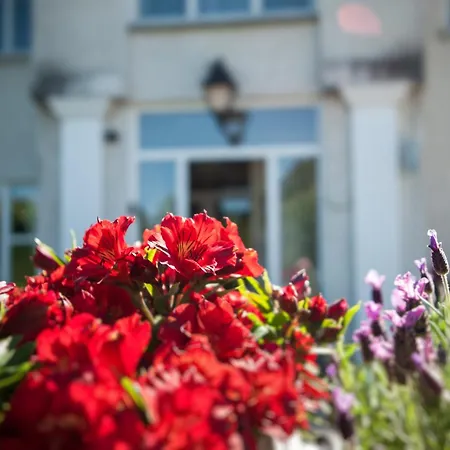 Grove House-2