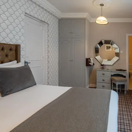 Dooly'S Hotel-2