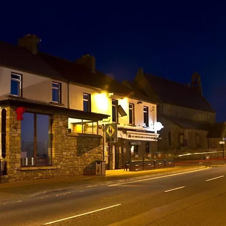 Maddens Bridge Bar & Guesthouse-3