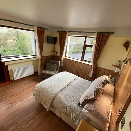 Kylemore Pass Hotel-3