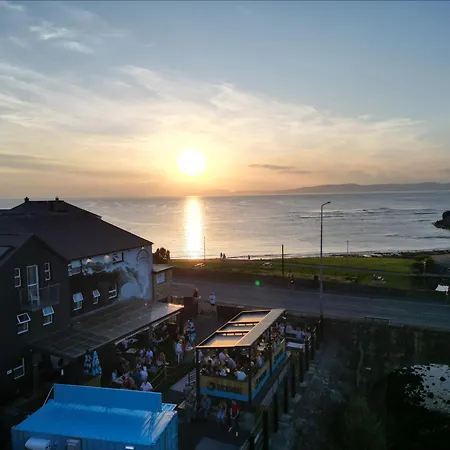 Maddens Bridge Bar & Guesthouse-2