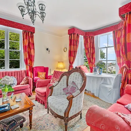 Robin Hill Heritage Guest House-2