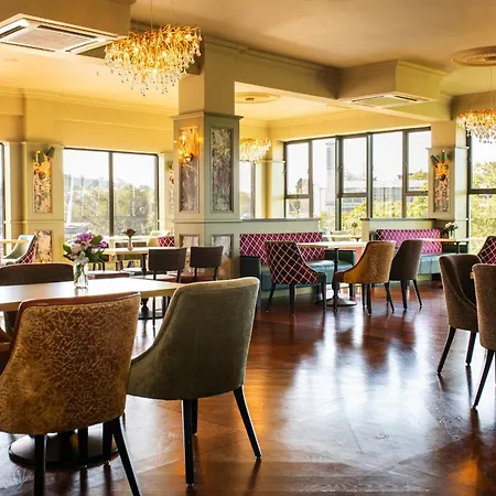 Falls Hotel & Spa-2