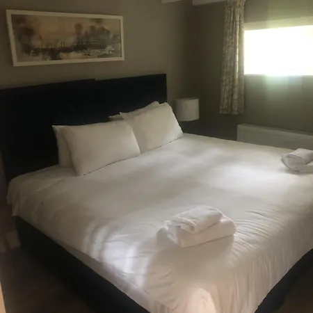 Wells House & Gardens Self Catering The Mill Accessible Cottage Sleep 6-3