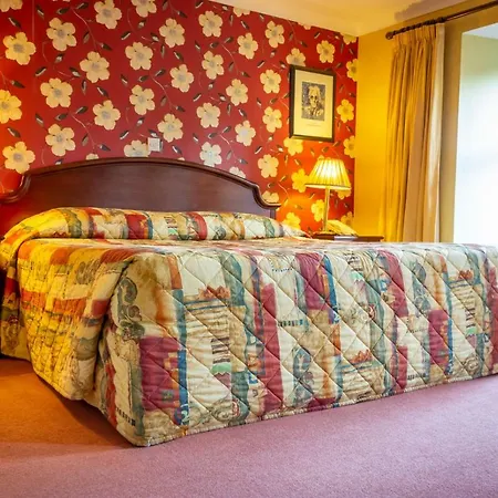 Lynhams Hotel-3