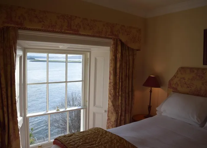 West Beach House -Sea Views