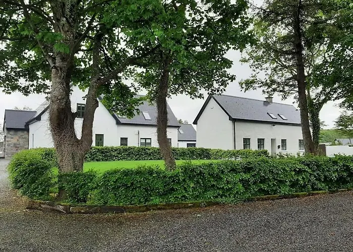 Traditional Cosy Cottage With Beautiful Views