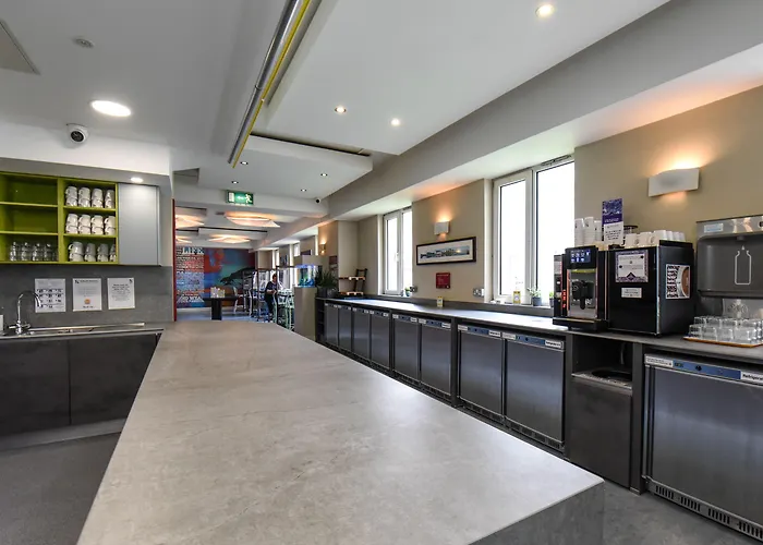 Kinlay Hostel Eyre Square - Best Hostel In Ireland 2025