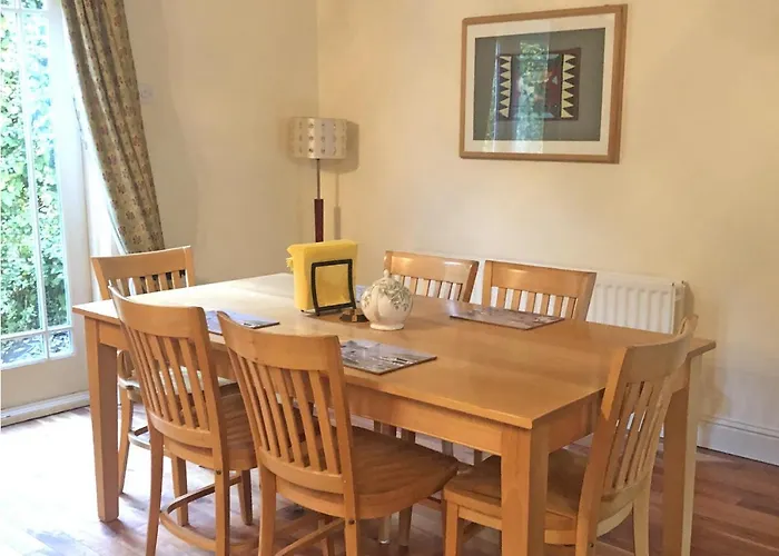 Courtyard Holiday Cottage No 8 By Trident Holiday Homes