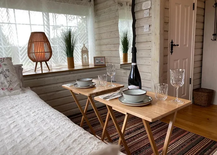 Adorable Cabin In The Countryside