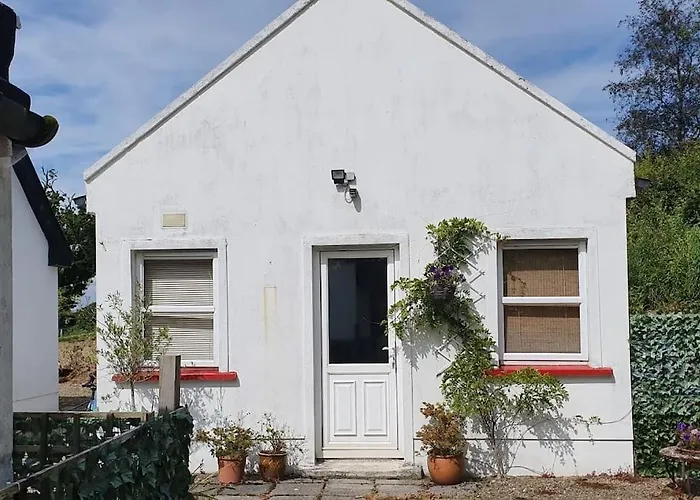Cosy Self Contained Cottage With Stunning Views