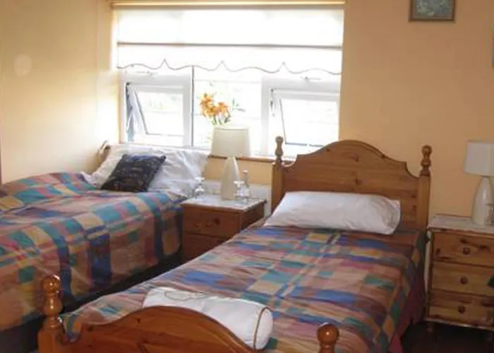 Derghaven B&B, Hostel & Self Catering