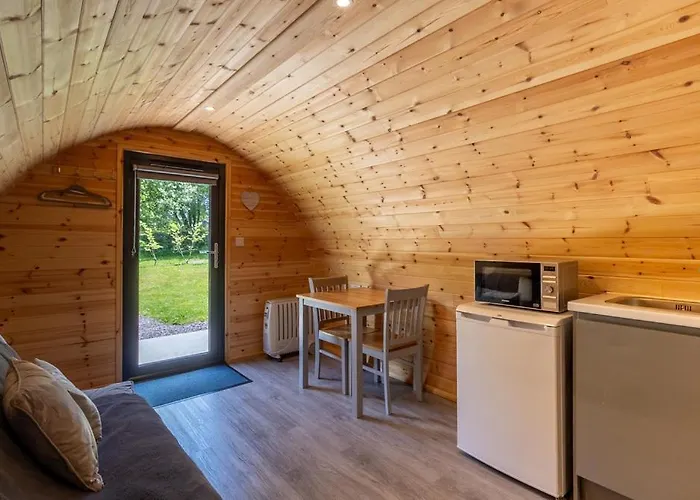 Mount Hillary Holiday Pods