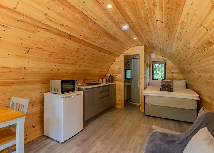 Mount Hillary Holiday Pods