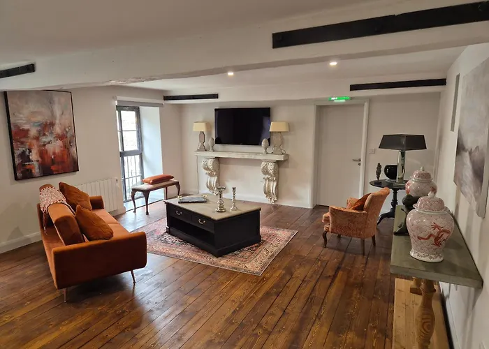 Darcy Magee Apartment No1