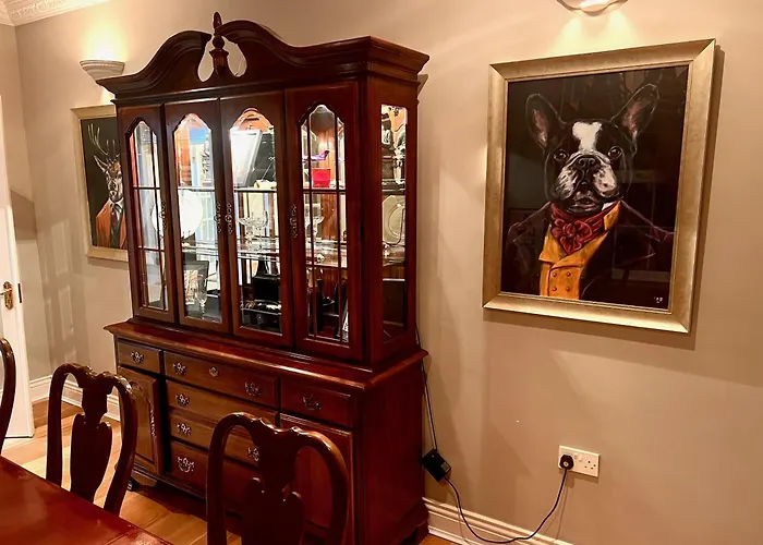Private Gated Home, 5 Bed Rms/Ensuite, Sleeps Ten.