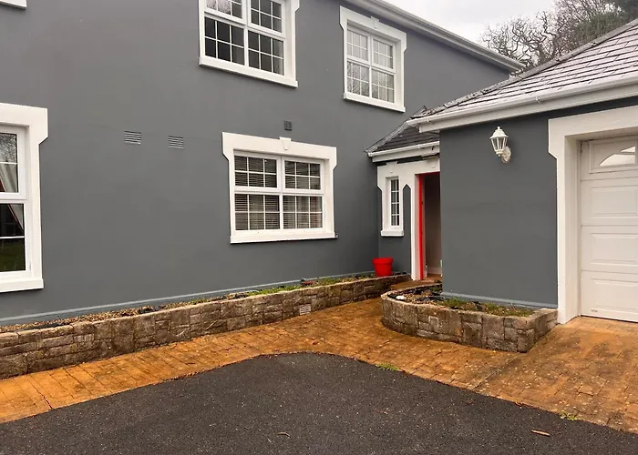 Private Gated Home, 5 Bed Rms/Ensuite, Sleeps Ten.