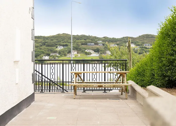 4Br Home With Stunning Harbour Views In The Heart Of Kllybegs