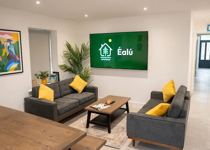 Ealu Lodge