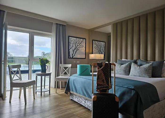 Moycarn Lodge & Marina Ballinasloe