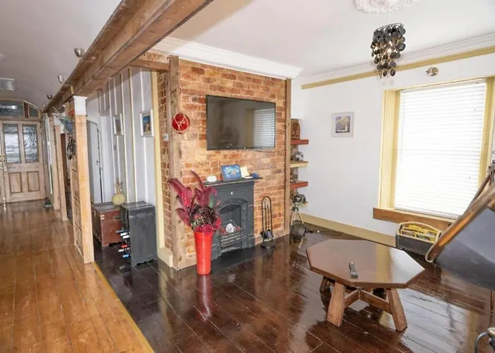 Sleeps 6 - 100Mfrombeach - Ocean View Balcony