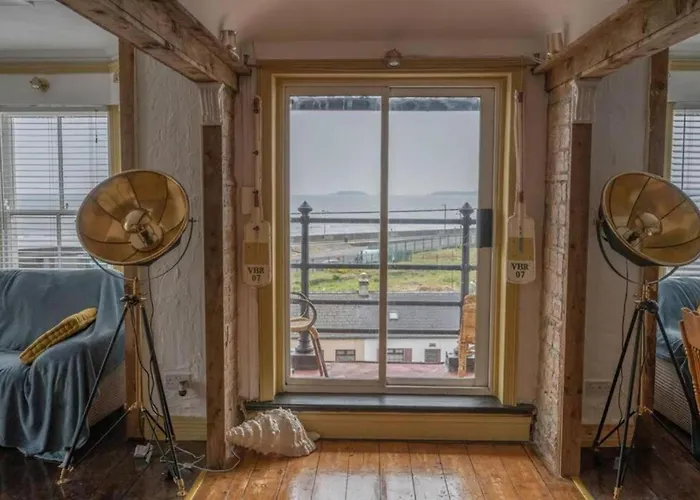 Sleeps 6 - 100Mfrombeach - Ocean View Balcony