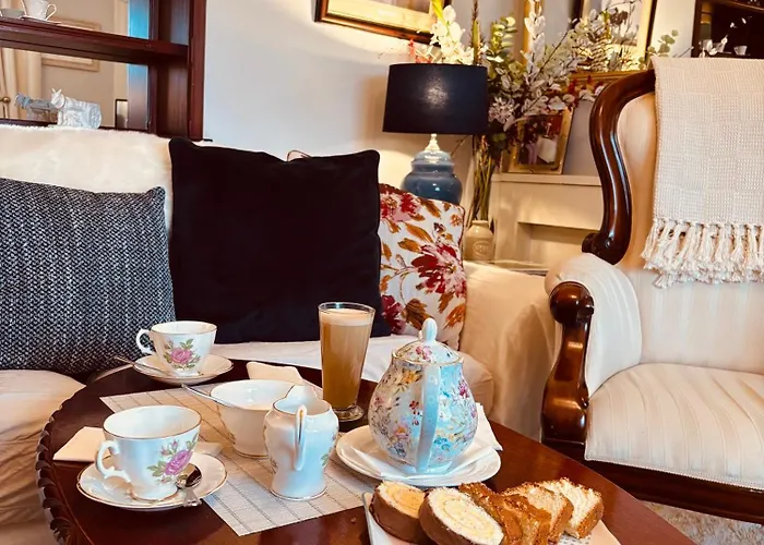 Hillcrest Farmhouse Bed & Breakfast