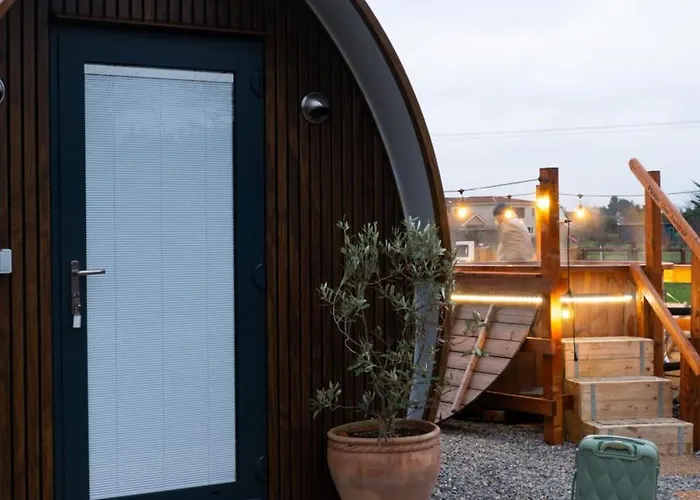 Hidden Acres- Luxury Glamping Pod Mint