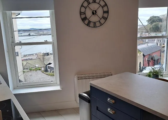 1A Cathedral Place - Cathedral Townhouses Cobh