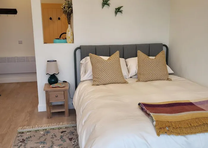 Oaklane Glamping Cabins